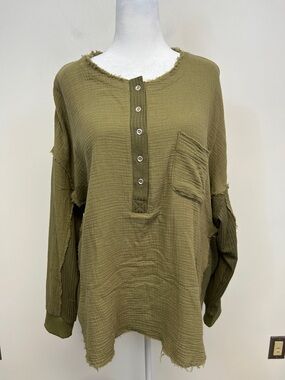 AEMI+CO Olive Green Exposed Seam Raw Hem Half Buttoned Textured Oversized Top L